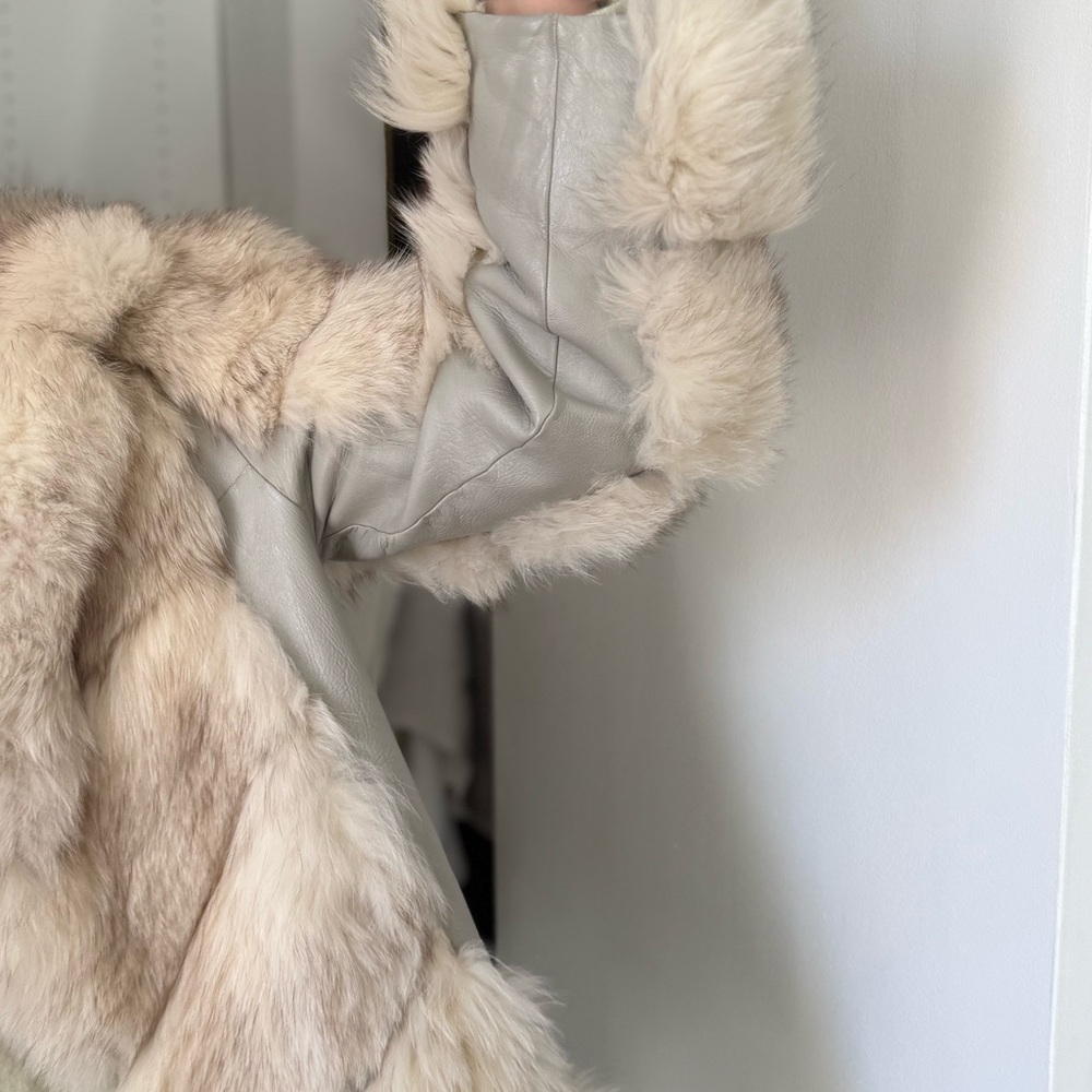 Luxurious Cream Fur Jacket - Picture 10 of 15
